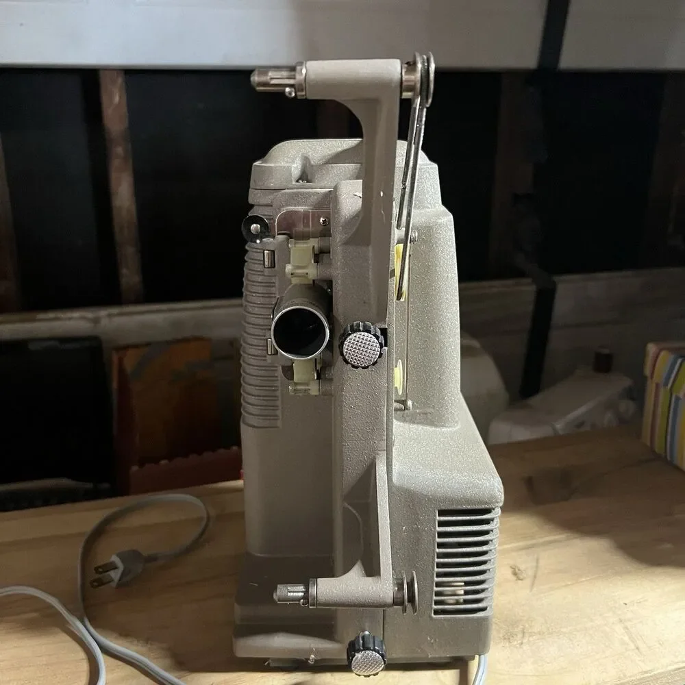 1962 Vintage Mansfield Holiday M-1000 8mm Movie Projector, Used-Powers on